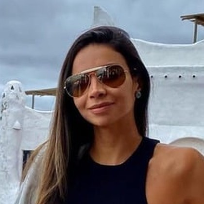 Yasmine Carvalho